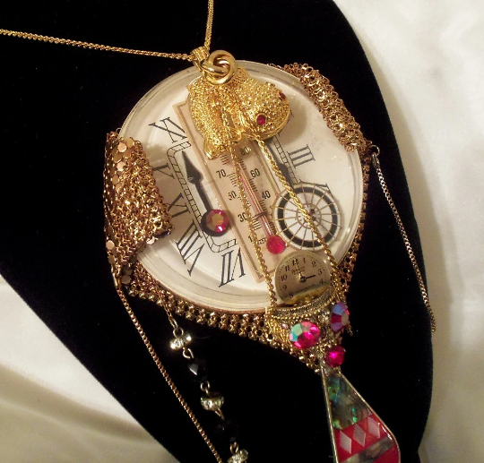 Steampunk clock Pendant by Marelle Couture. https://marellecouture.etsy.com #steampunkpendant #largependant #MarelleCouture #clockpendant